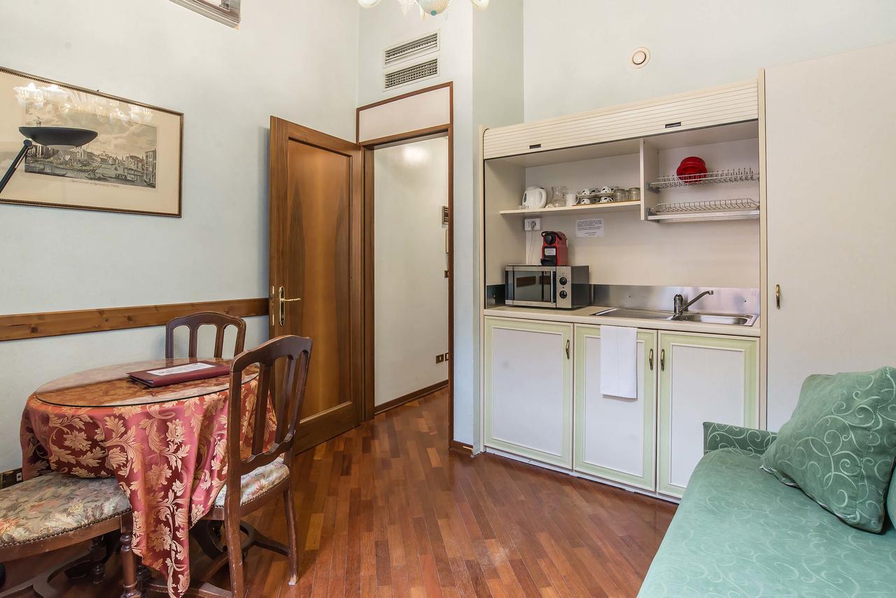 Hotel Piccola Fenice Venice Luaran gambar