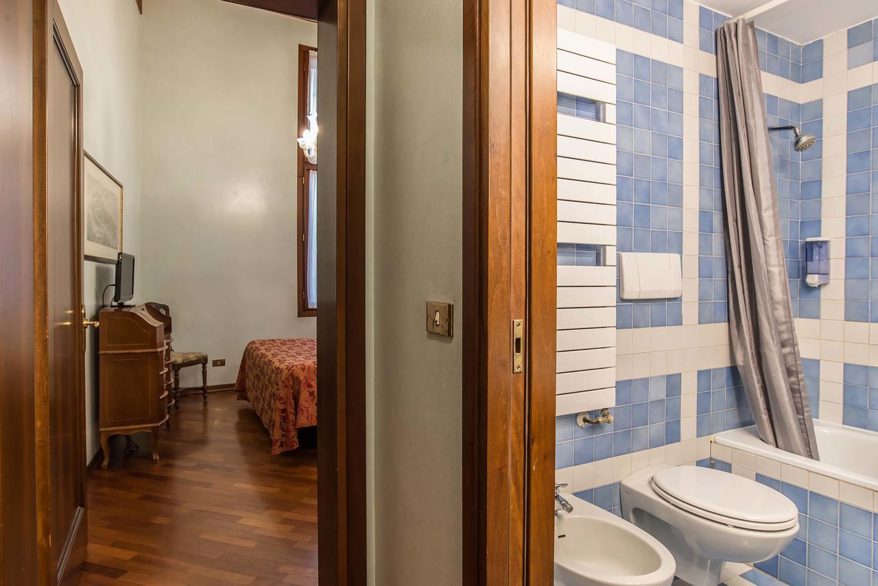 Hotel Piccola Fenice Venice Luaran gambar