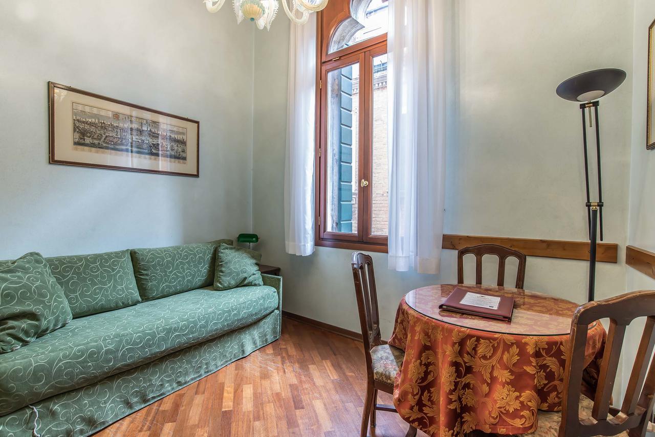 Hotel Piccola Fenice Venice Luaran gambar