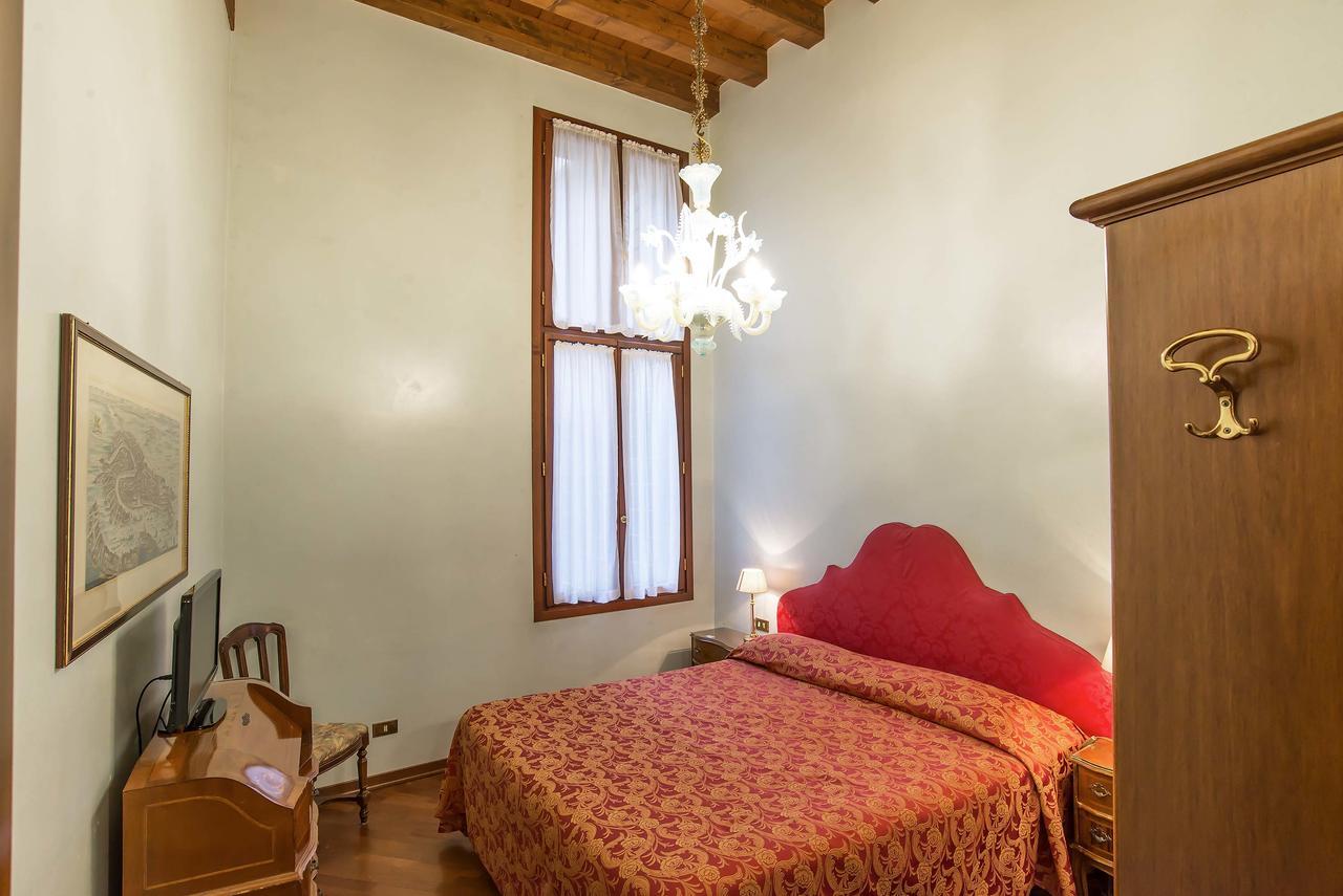 Hotel Piccola Fenice Venice Luaran gambar